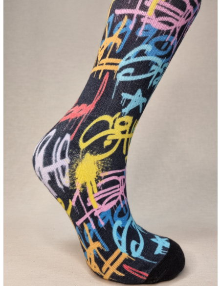 DIVERTIDOS CALCETINES GRAFFITI LETRAS DE COLORES