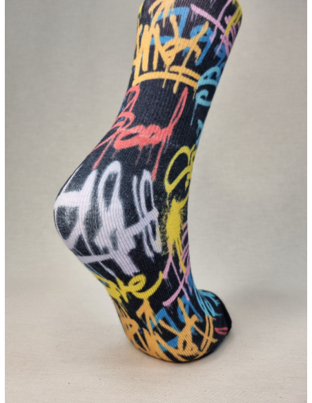 DIVERTIDOS CALCETINES GRAFFITI LETRAS DE COLORES