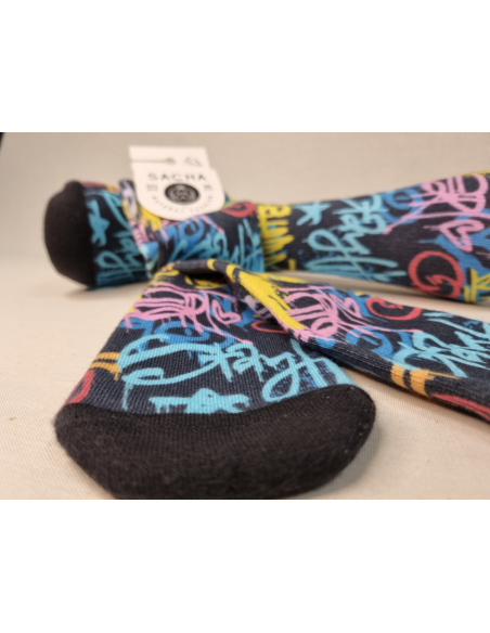 DIVERTIDOS CALCETINES GRAFFITI LETRAS DE COLORES