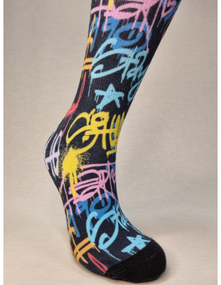 DIVERTIDOS CALCETINES GRAFFITI LETRAS DE COLORES