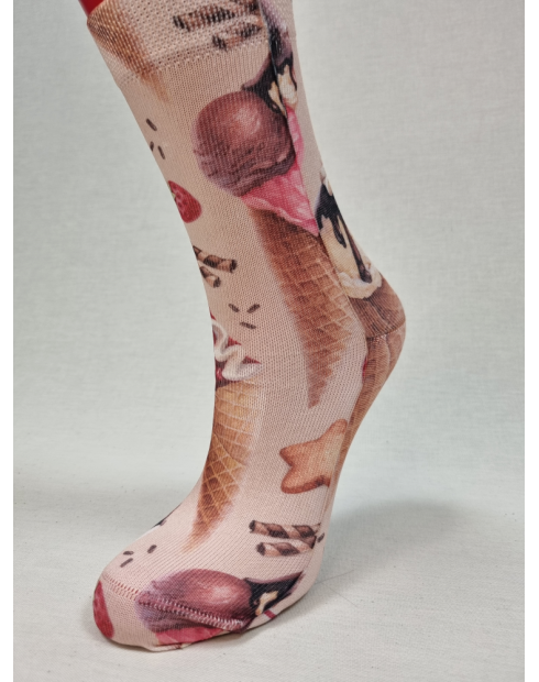 CALCETINES DISTINTOS DE MUJER CON HELADOS