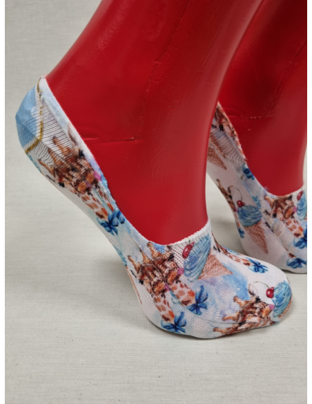 PIKI MUJER JIRAFA CON HELADO