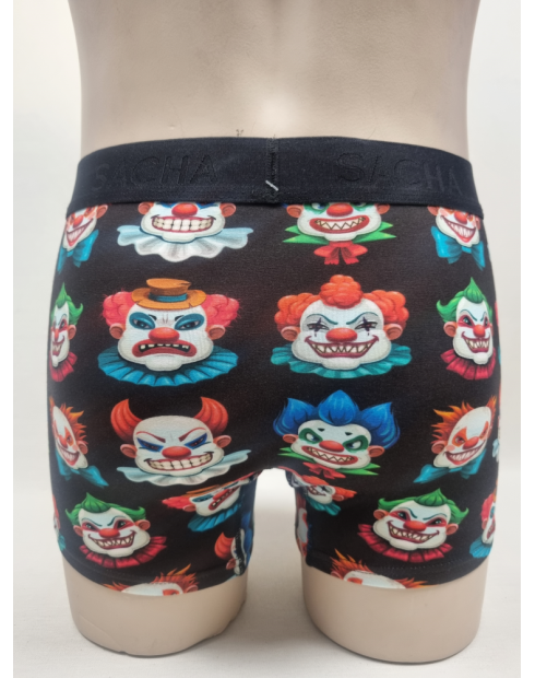 BOXER ATREVIDO DE HOMBRE CON PAYASO...