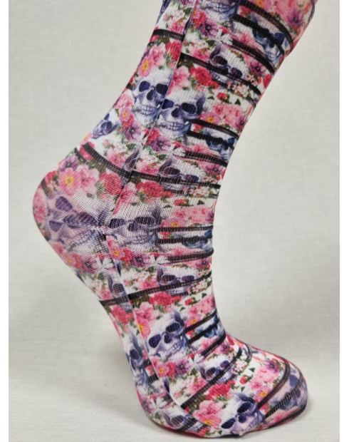 CALCETINES DIFERENTES DE MUJER CON...