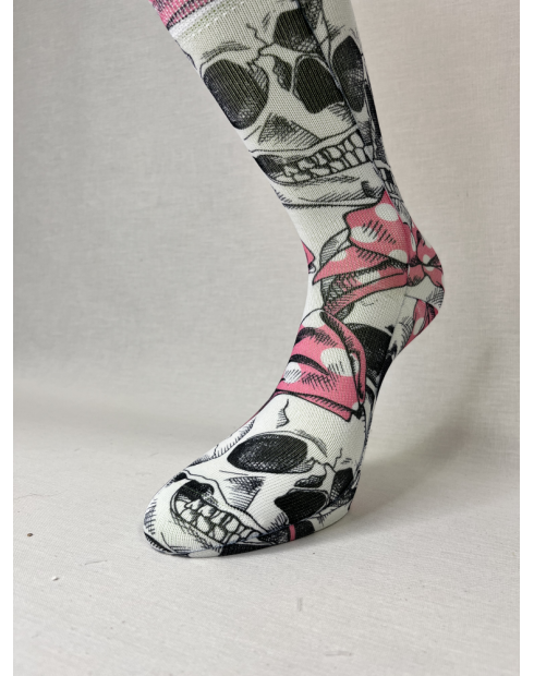 CALCETIN ATREVIDO DE MUJER CALAVERAS...