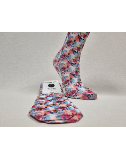 CALCETINES DISTINTOS DE MUJER CON...