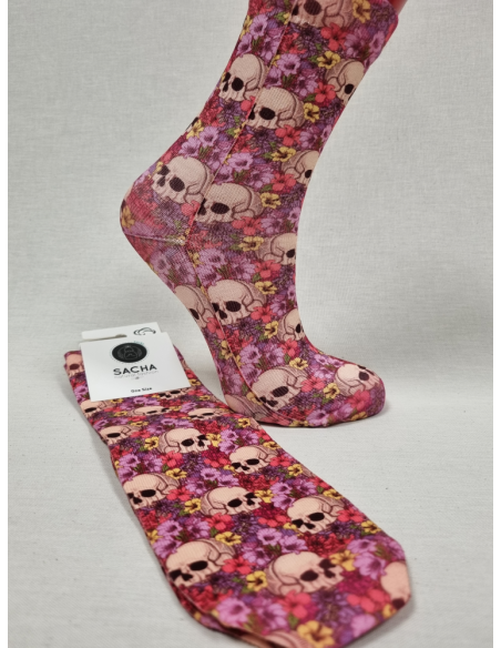 CALCETINES ORIGINALES DE MUJER CON CALAVERAS Y ROSAS