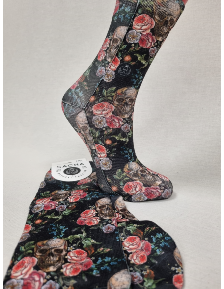 CALCETINES DE MUJER CON CALAVERAS Y ROSAS