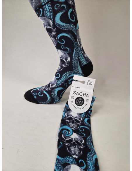 CALCETINES DIVERTIDOS DE HOMBRE CON CALAVERAS Y TENTACULOS.
