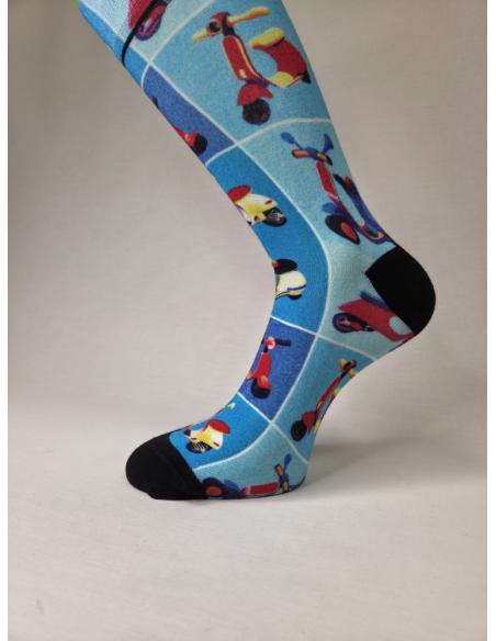 CALCETINES SORPRENDENTES DE HOMBRE BAMBU CON VESPA.