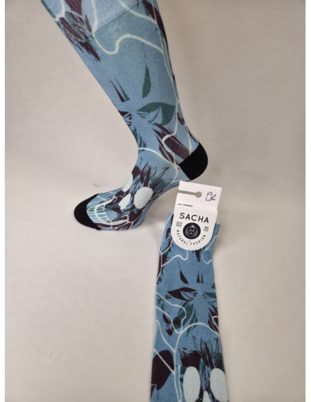 CALCETINES ALUCINANTES DE HOMBRE EN BAMBU CON CALAVERAS CON HUESO.