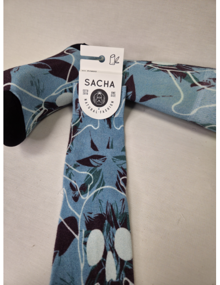 CALCETINES ALUCINANTES DE HOMBRE EN BAMBU CON CALAVERAS CON HUESO.