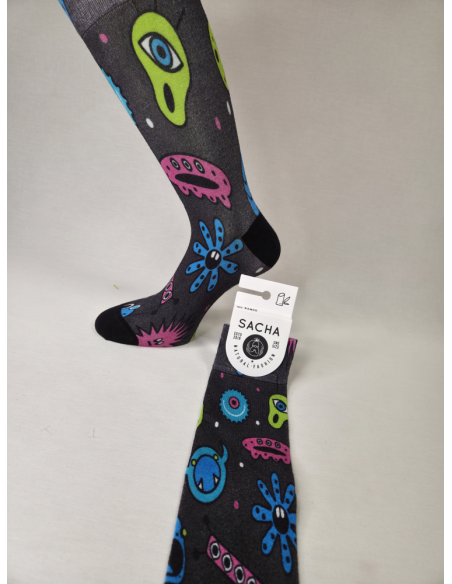 CALCETINES CARISMATICOS DE HOMBRE EN BAMBU CON MONSTRUITOS EN EL ESPACIO.