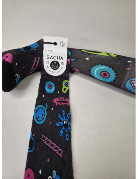 CALCETINES CARISMATICOS DE HOMBRE EN BAMBU CON MONSTRUITOS EN EL ESPACIO.