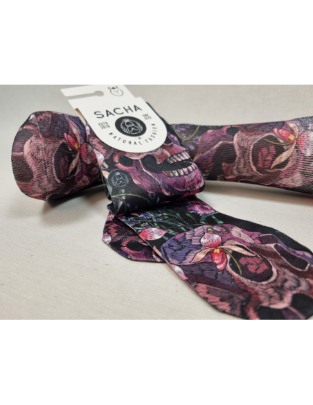 CALCETINES ORIGINALES DE MUJER CON CALAVERAS Y FLORES