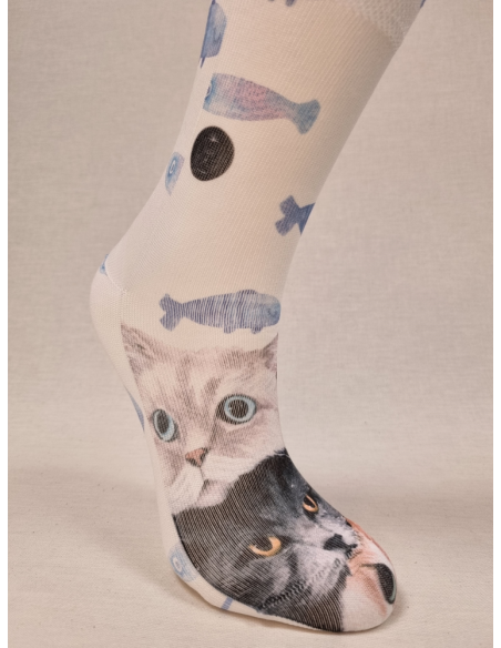 CALCETINES DISTINTOS DE MUJER CON LINDOS GATITOS