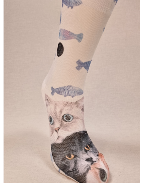 CALCETINES DISTINTOS DE MUJER CON...