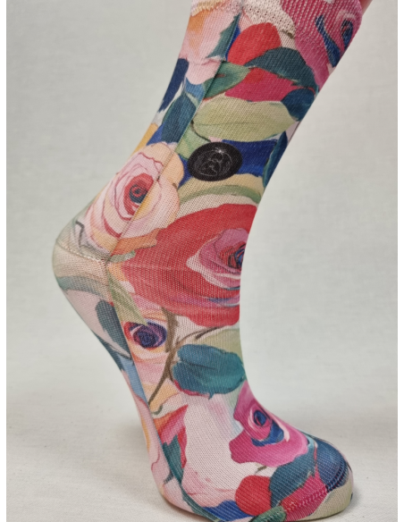CALCETINES DISTINTOS DE MUJER CON ROSAS