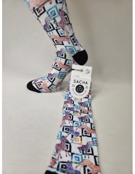 CALCETINES ATREVIDOS DE MUJER EN BAMBU CON ZEBRAS SALVAJES.