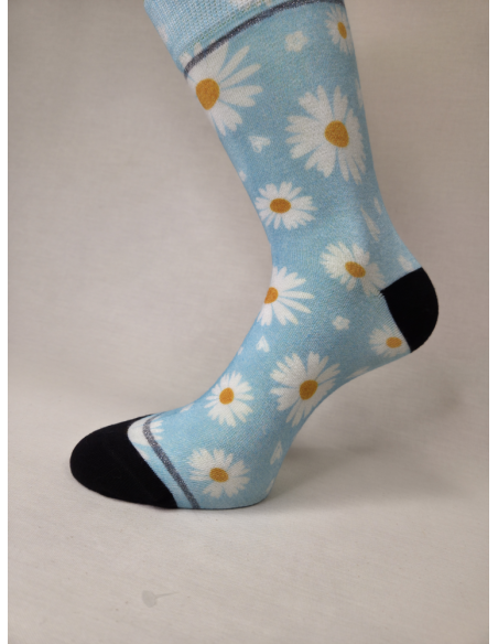 CALCETINES ORIGINALES DE MUJER EN BAMBU CON MARGARITAS.