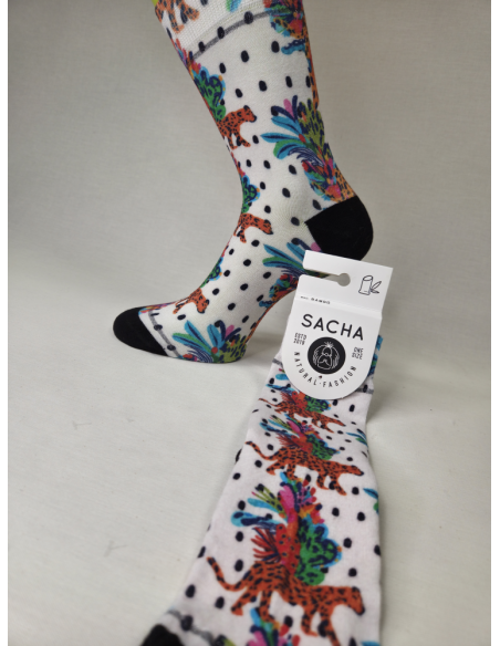 CALCETINES ATREVIDOS DE MUJER EN BAMBU CON LEOPARDOS POP ART.