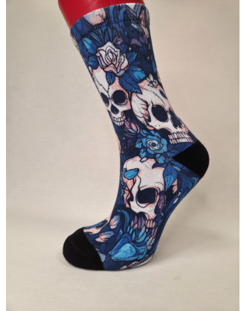CALCETIN ATREVIDO DE MUJER CON CALAVERAS