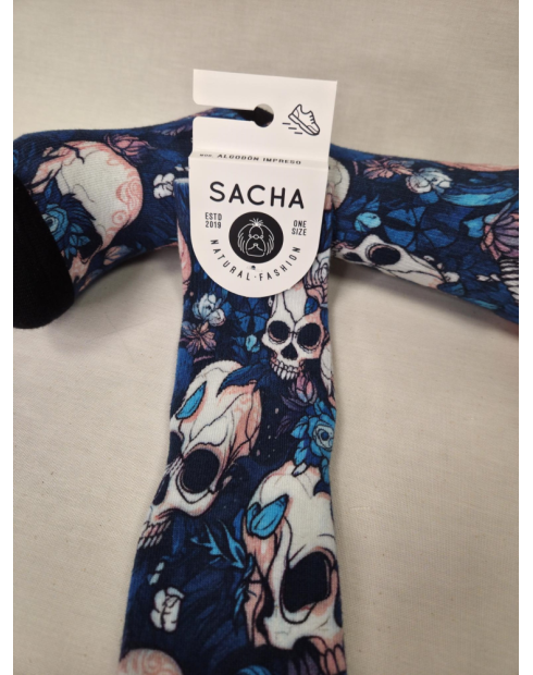 CALCETIN ATREVIDO DE MUJER CON CALAVERAS