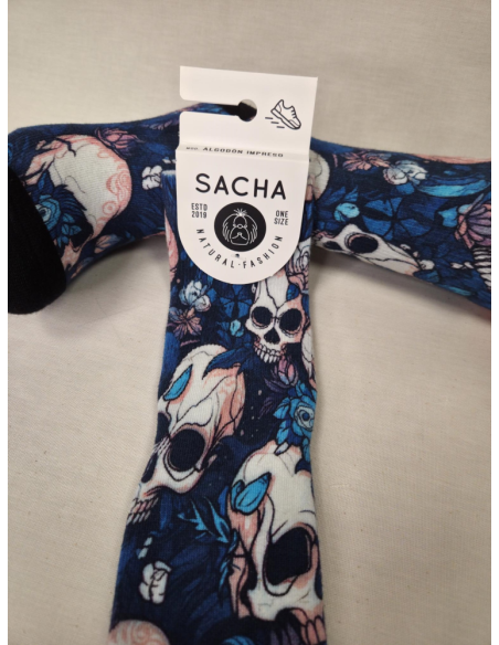 CALCETIN ATREVIDO DE MUJER CON CALAVERAS