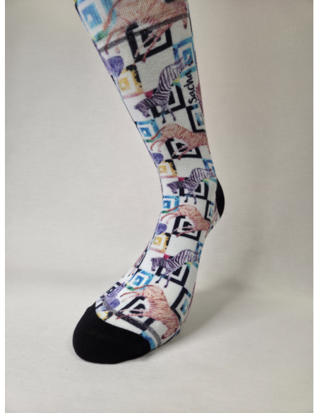 CALCETINES ATREVIDOS DE MUJER EN BAMBU CON ZEBRAS SALVAJES.