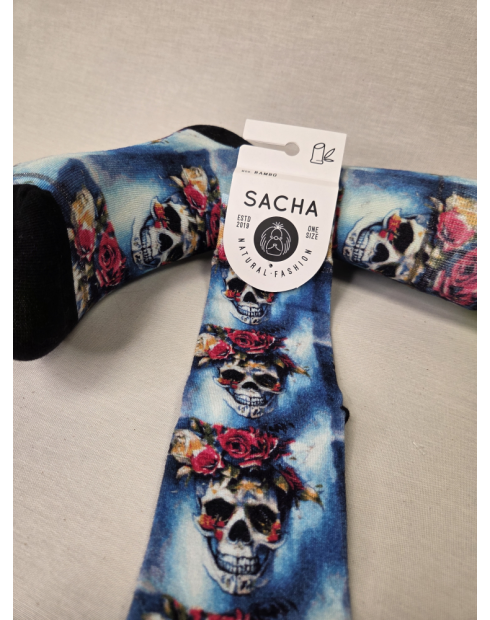 CALCETINES DISTINTOS DE MUJER EN...