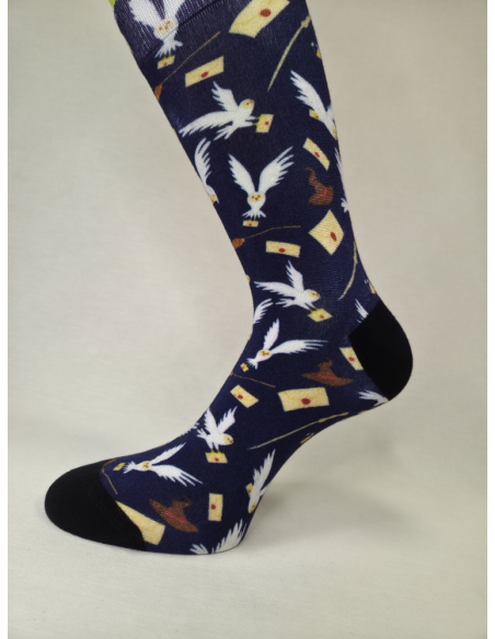 CALCETINES ATREVIDOS DE MUJER EN BAMBU CON PALOMAS BLANCAS.